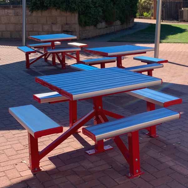 600x600-2452 Felton Industries Pedestal Park Setting