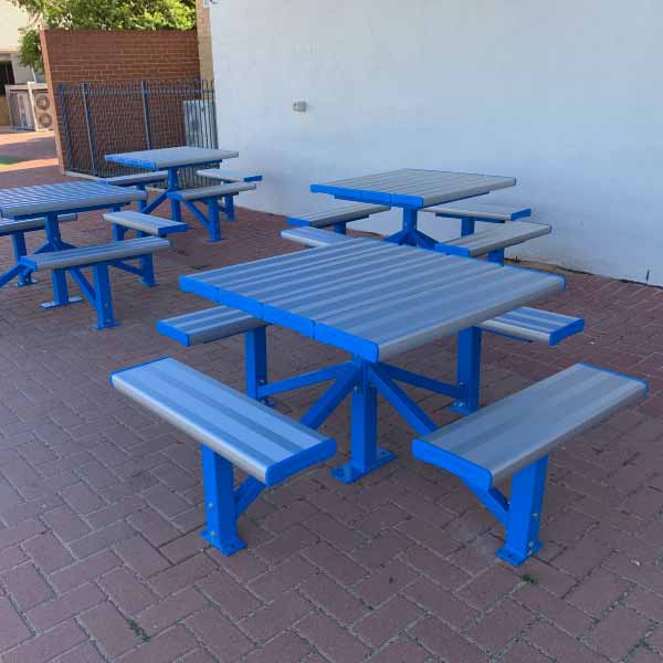600x600-2454 Felton Industries Pedestal Park Setting
