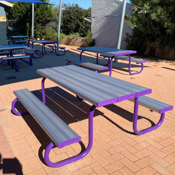 600x600-2457 Felton Industries Park Setting